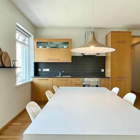 Day Dream Townhall Square Apartments Ακουρέιρι Εξωτερικό φωτογραφία