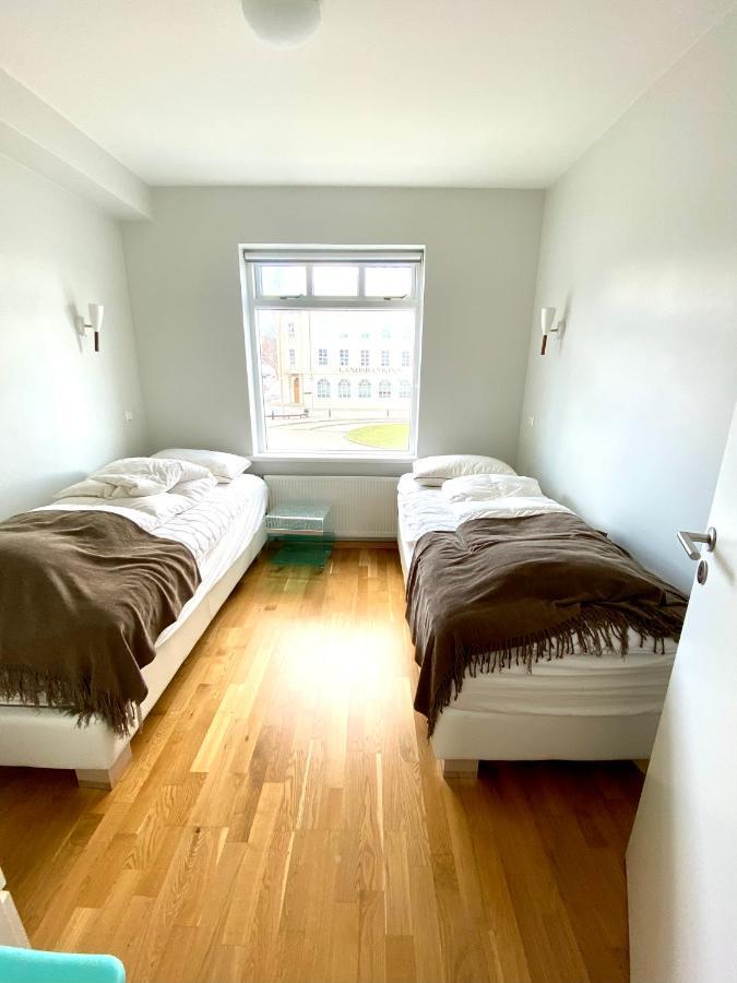 Day Dream Townhall Square Apartments Ακουρέιρι Εξωτερικό φωτογραφία