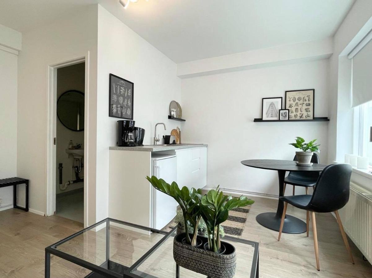 Day Dream Townhall Square Apartments Ακουρέιρι Εξωτερικό φωτογραφία