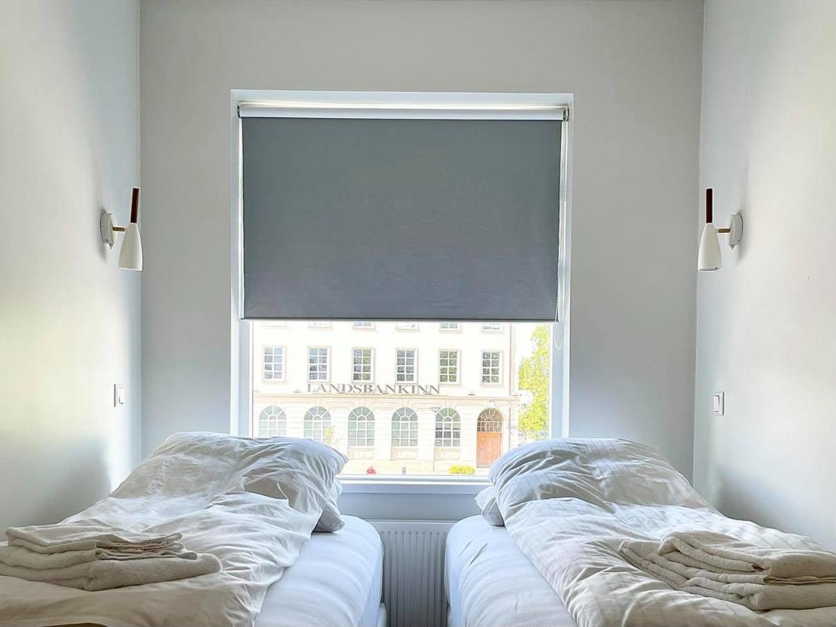 Day Dream Townhall Square Apartments Ακουρέιρι Εξωτερικό φωτογραφία
