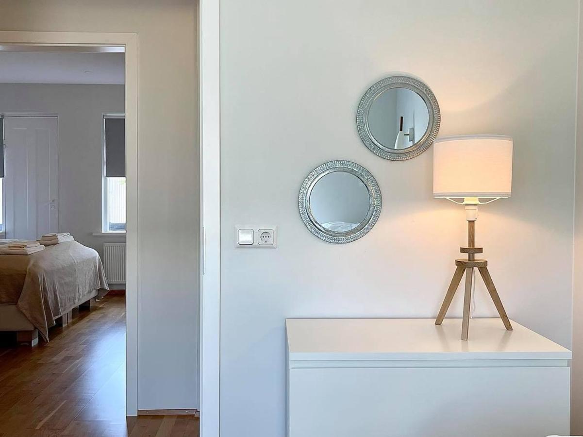 Day Dream Townhall Square Apartments Ακουρέιρι Εξωτερικό φωτογραφία
