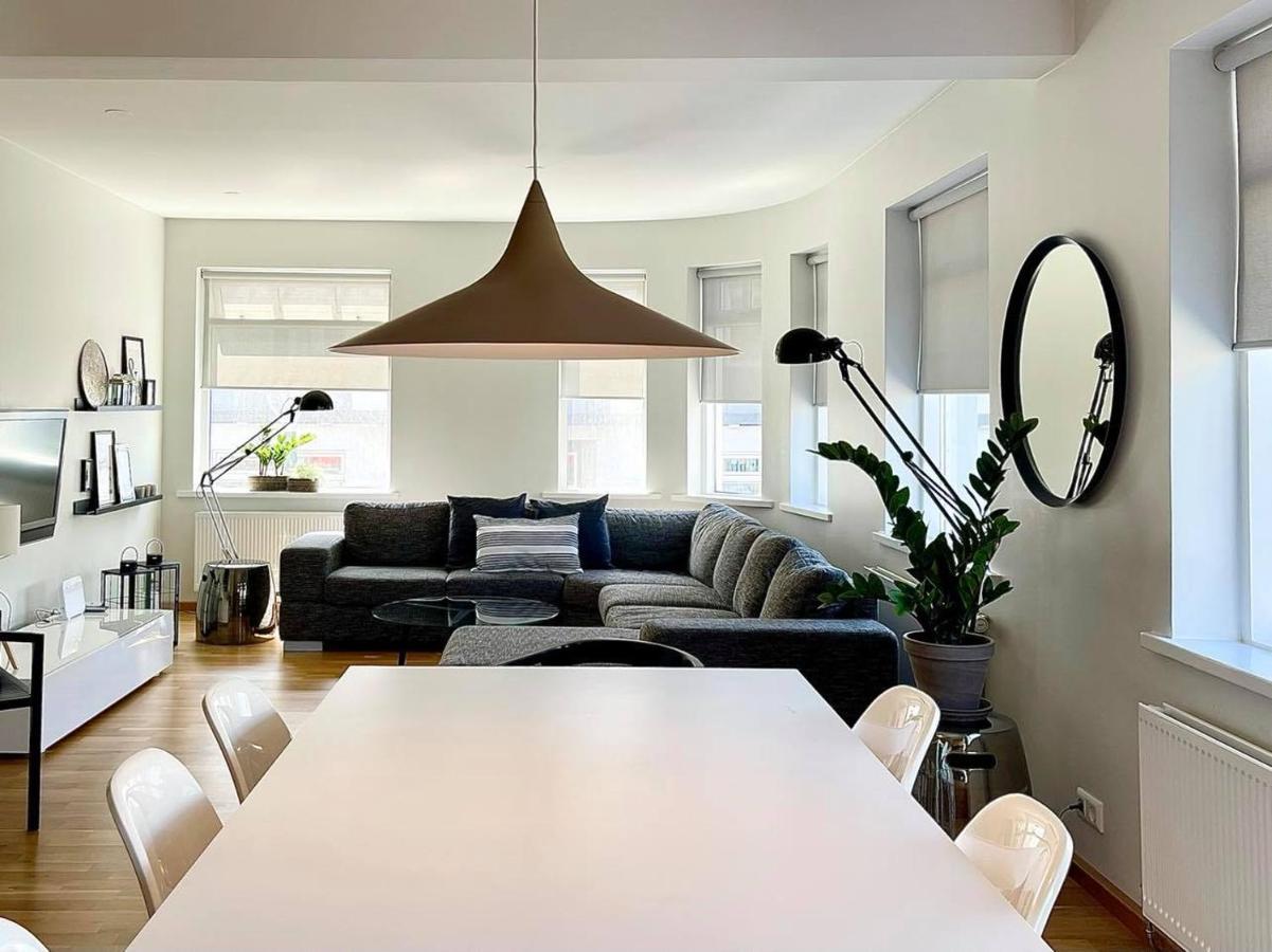 Day Dream Townhall Square Apartments Ακουρέιρι Εξωτερικό φωτογραφία