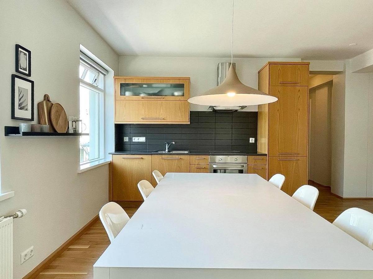 Day Dream Townhall Square Apartments Ακουρέιρι Εξωτερικό φωτογραφία